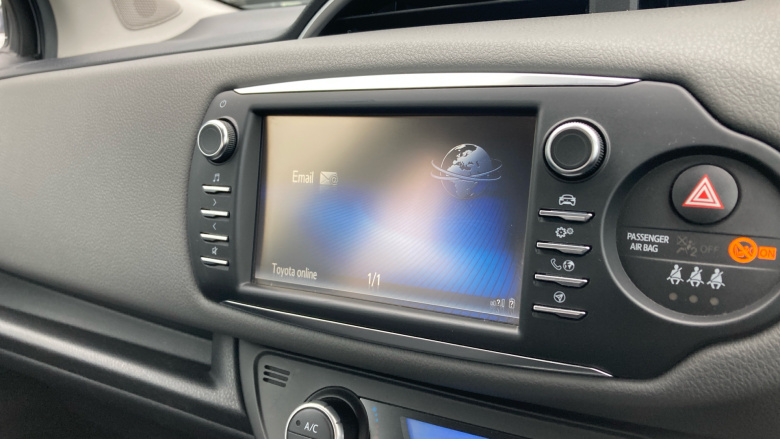 Toyota Yaris 1.0 VVT-i Icon 5dr Petrol Hatchback